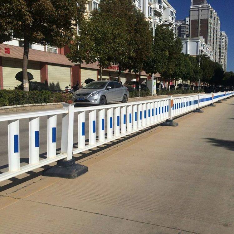 定兴PVC道路护栏